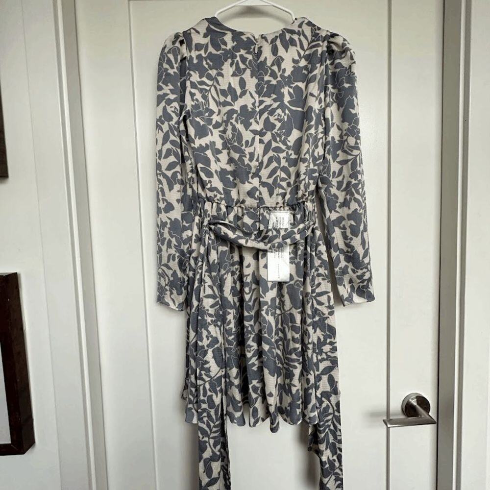 BCBGMAXAZRIA Floral Mini Dress Size 4 Long Sleeve Tie Waist NWT - Picture 10 of 13